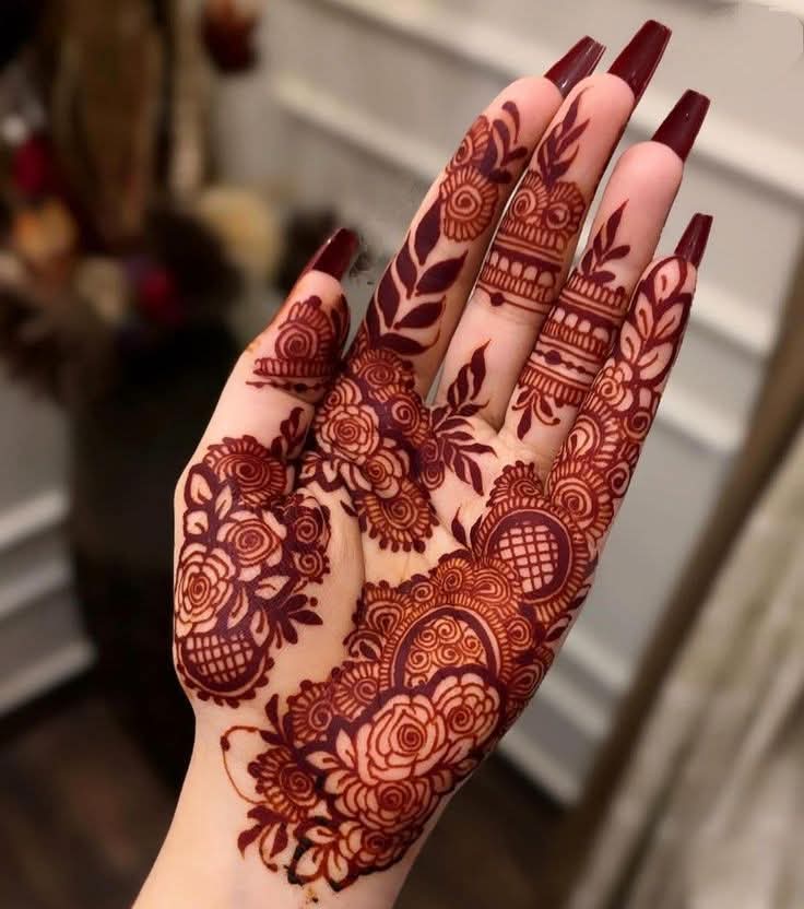 মেহেদী ডিজাইন তৈরির কাজ 💫